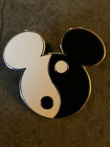 Detail Mickey Mouse Yin Yang Nomer 10