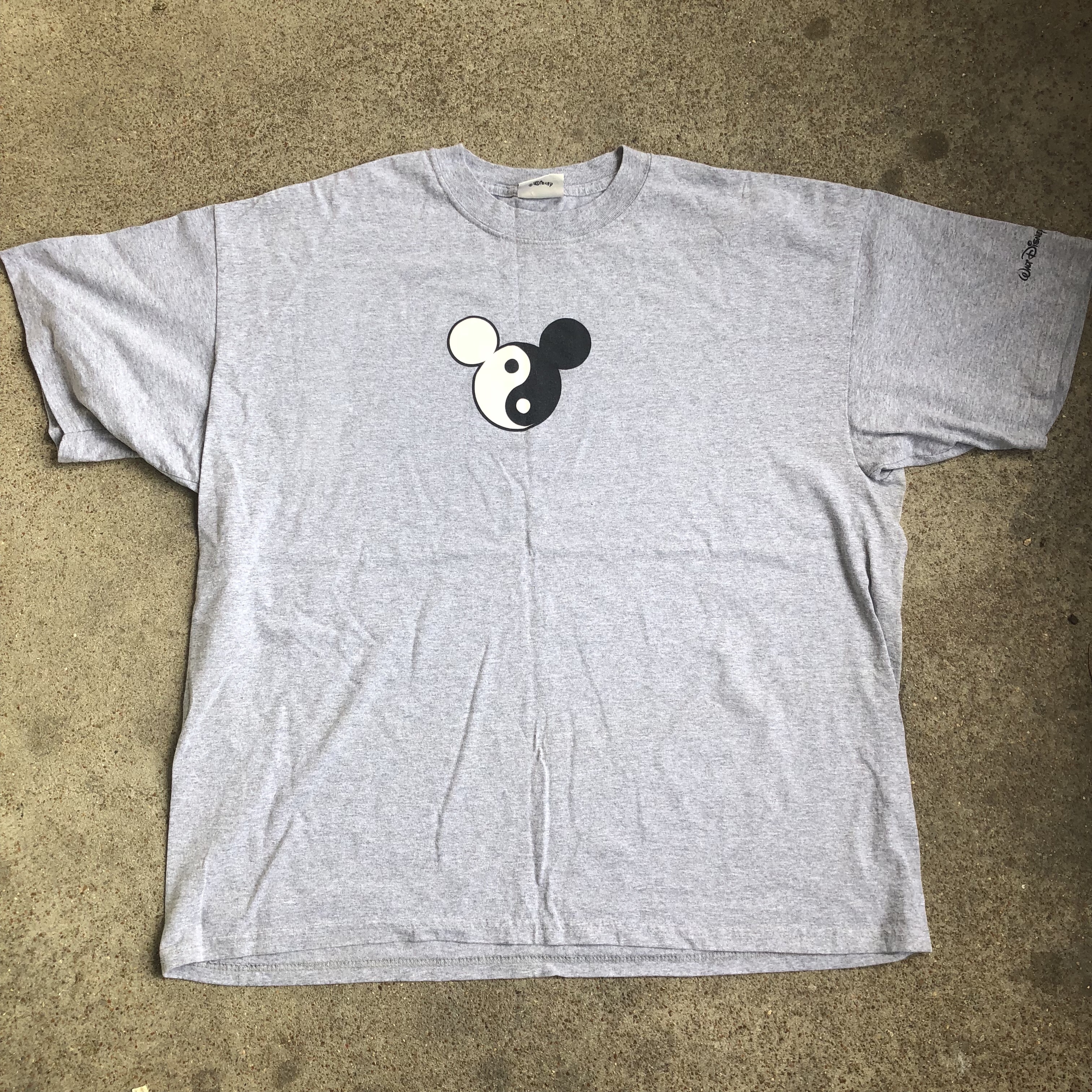 Detail Mickey Mouse Yin Yang Nomer 19