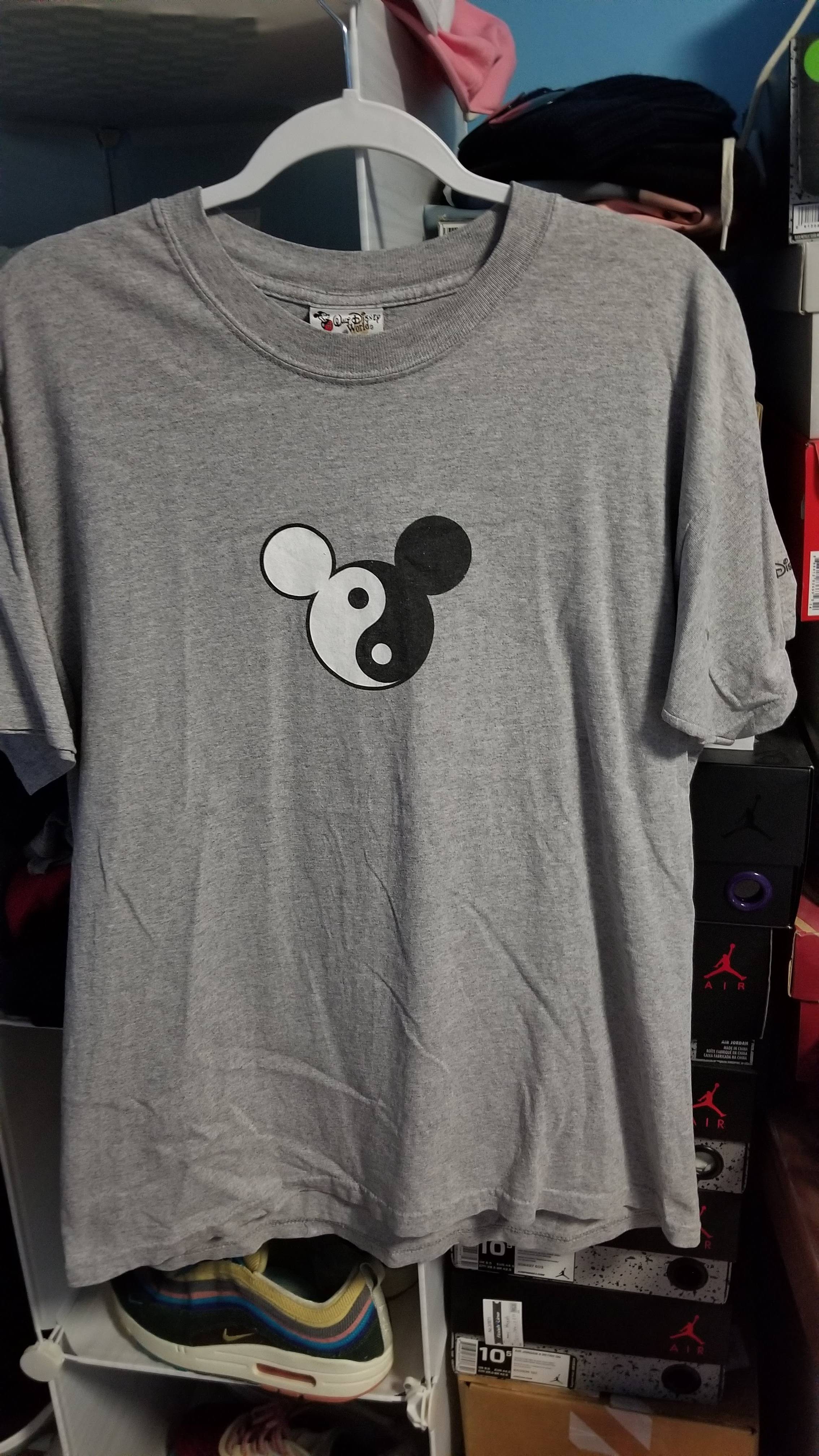 Detail Mickey Mouse Yin Yang Nomer 26