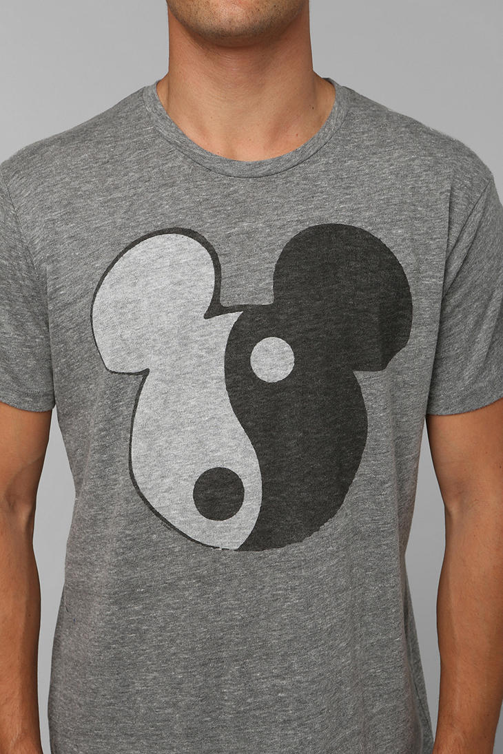 Detail Mickey Mouse Yin Yang Nomer 4
