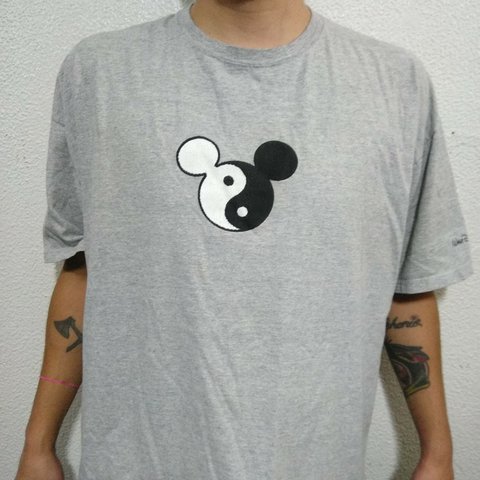 Detail Mickey Mouse Yin Yang Nomer 5