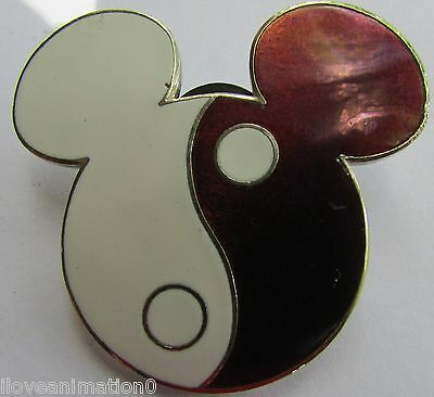 Detail Mickey Mouse Yin Yang Nomer 7