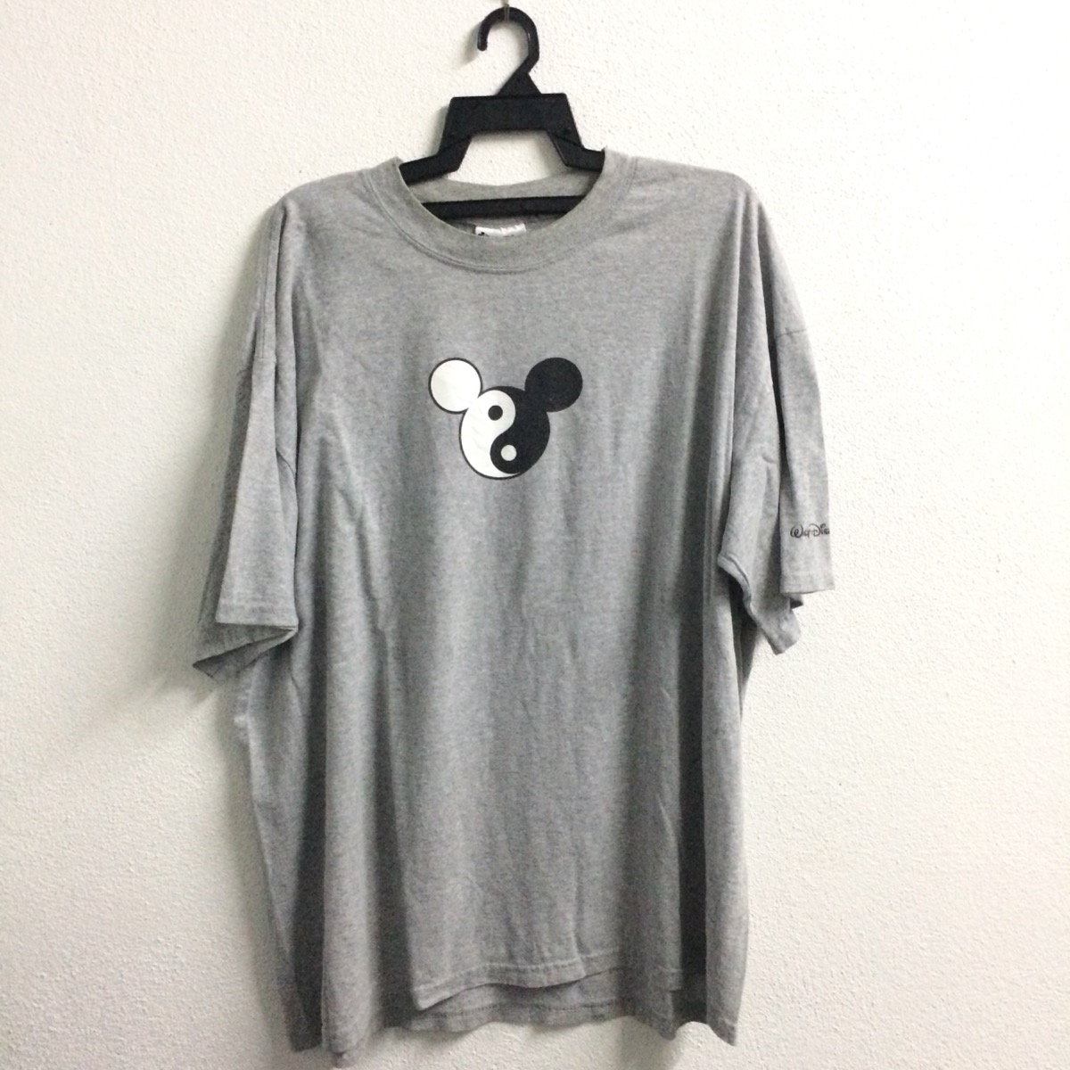 Detail Mickey Mouse Yin Yang Nomer 8