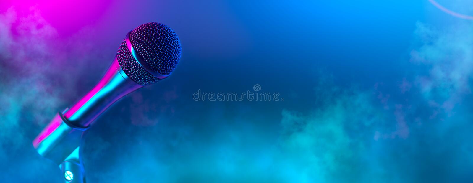 Detail Microphone Images Free Nomer 34