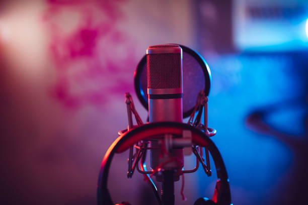 Detail Microphone Images Free Nomer 41