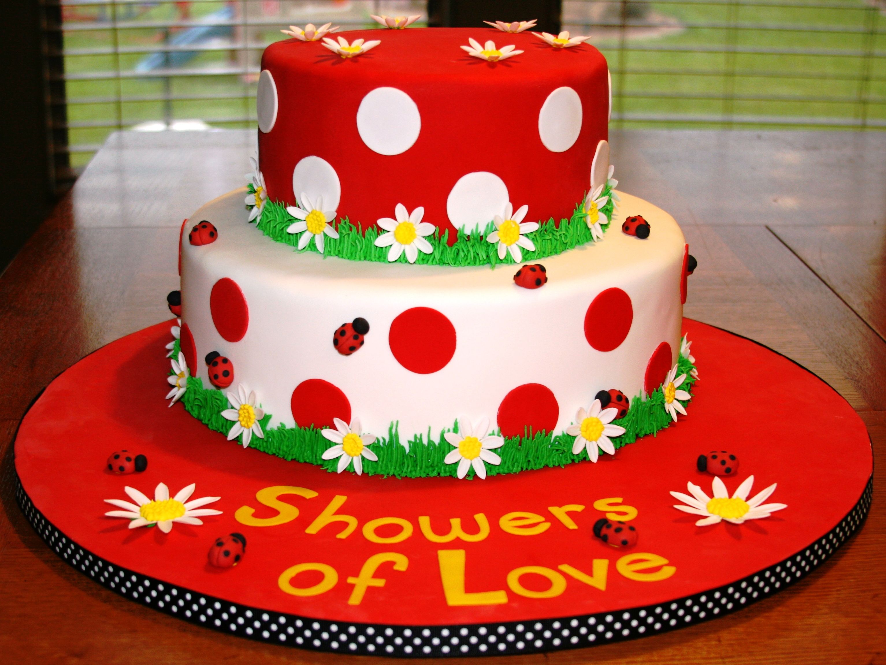 Detail Ladybug Baby Shower Cakes Pictures Nomer 3