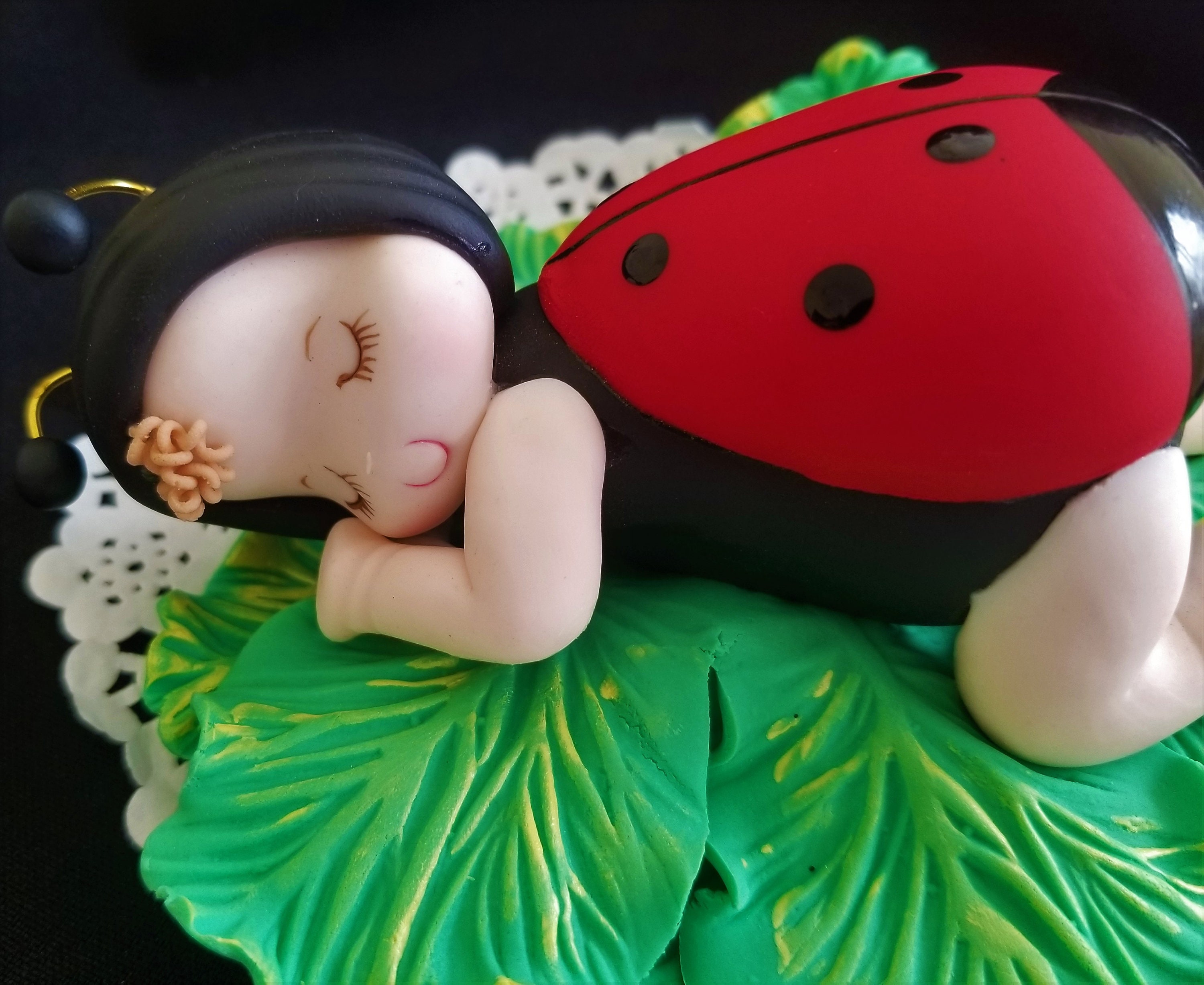 Detail Ladybug Baby Shower Cakes Pictures Nomer 27