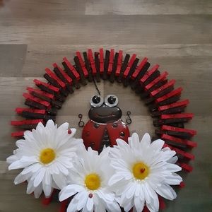 Detail Ladybug Clothespin Wreath Nomer 29
