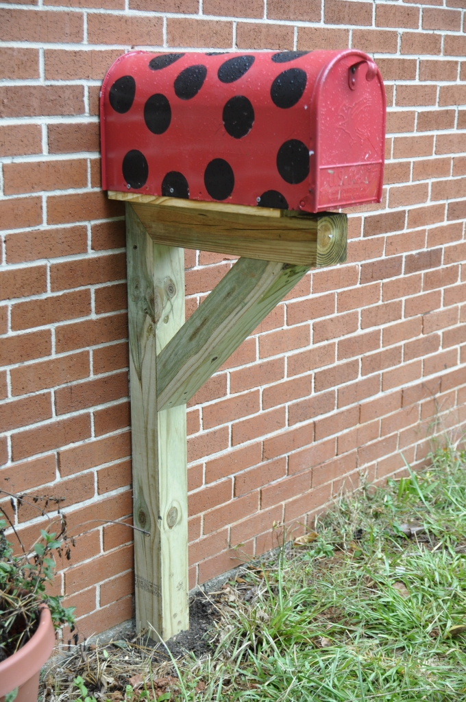 Detail Ladybug Mailbox Nomer 30