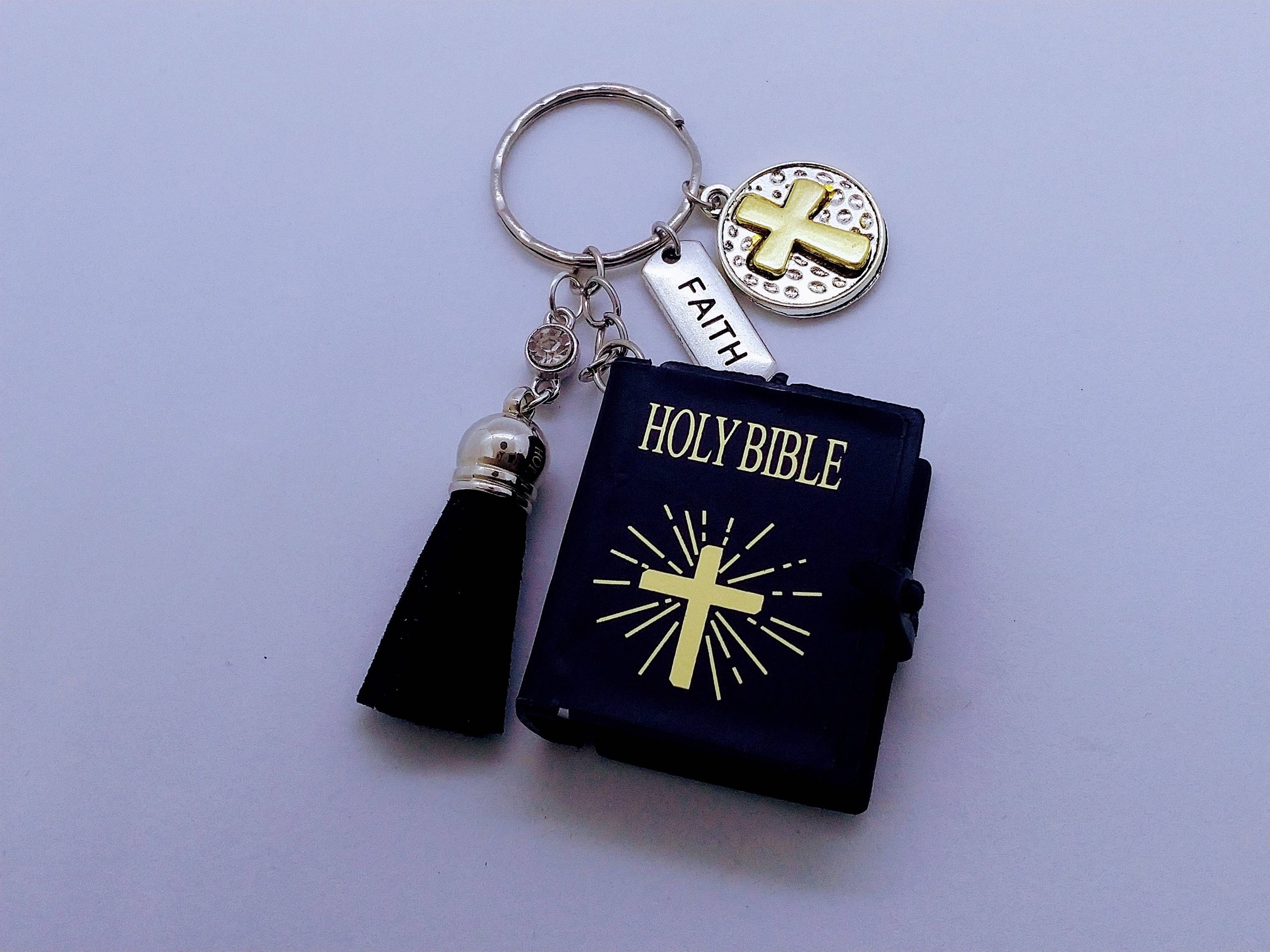 Detail Mini Bible Keychain Nomer 17