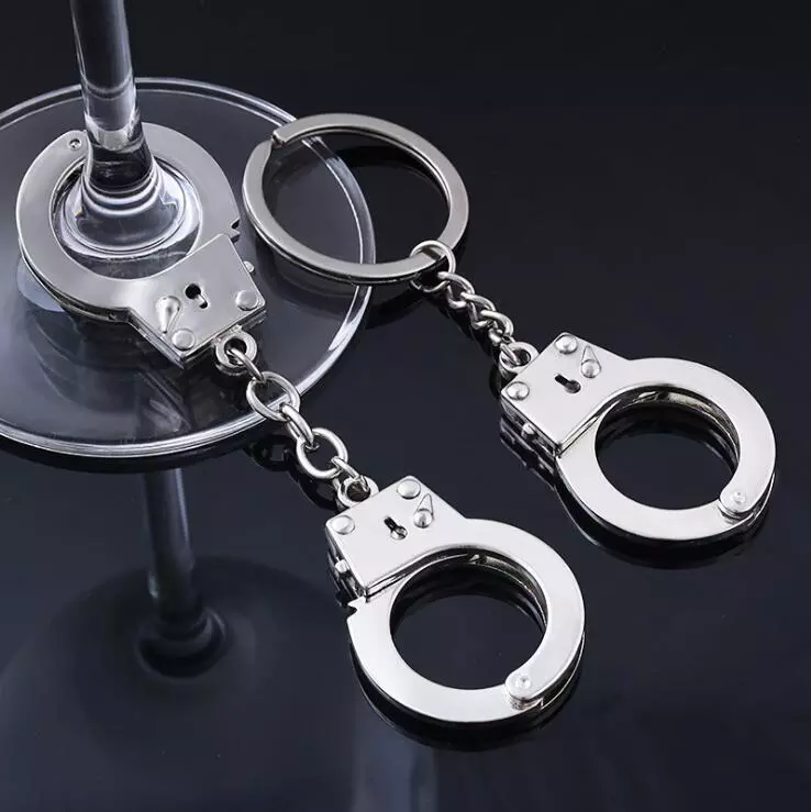 Detail Mini Handcuffs Keychain Nomer 26