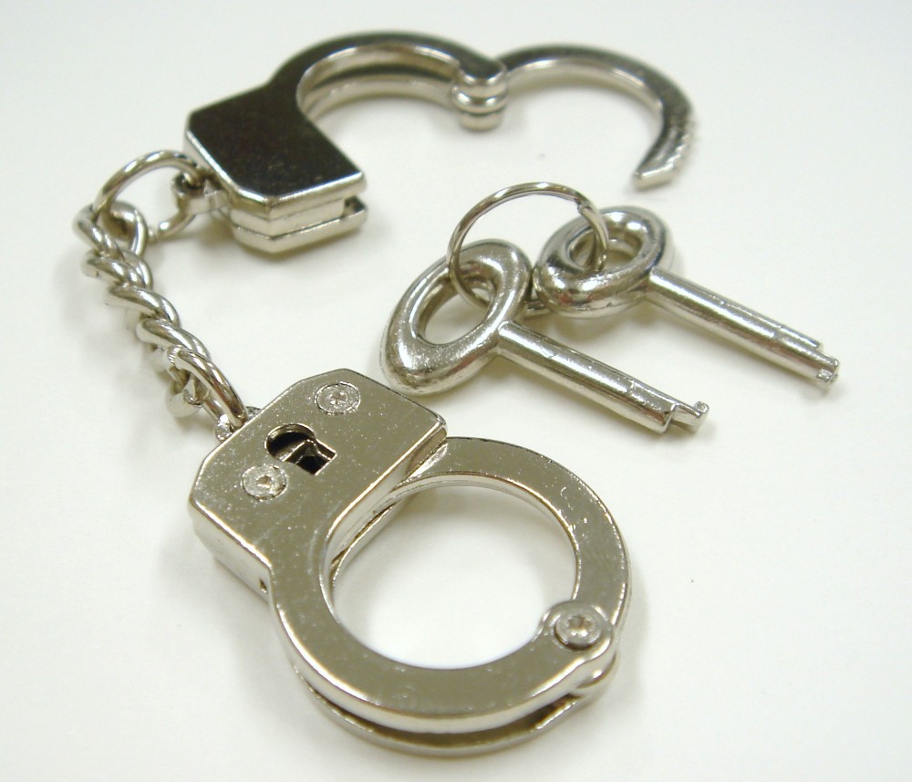 Detail Mini Handcuffs Keychain Nomer 30