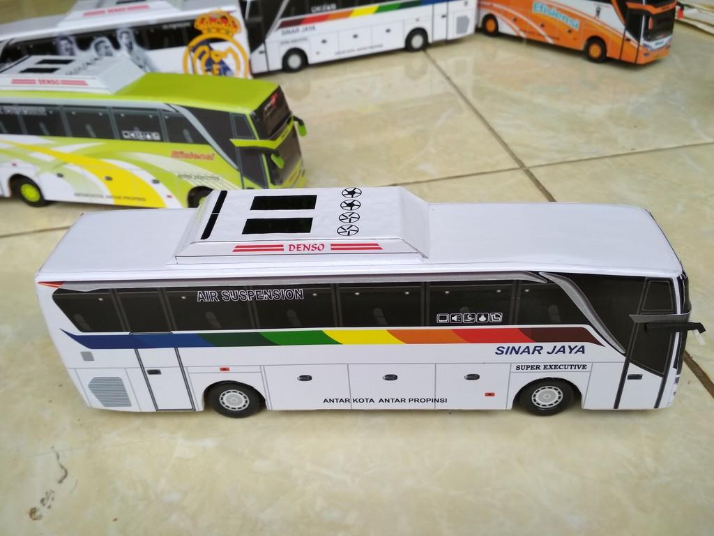 Detail Miniatur Bus Kayu Nomer 15