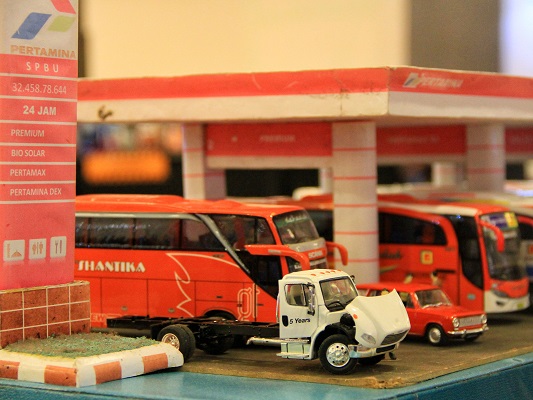 Detail Miniatur Bus Kayu Nomer 24