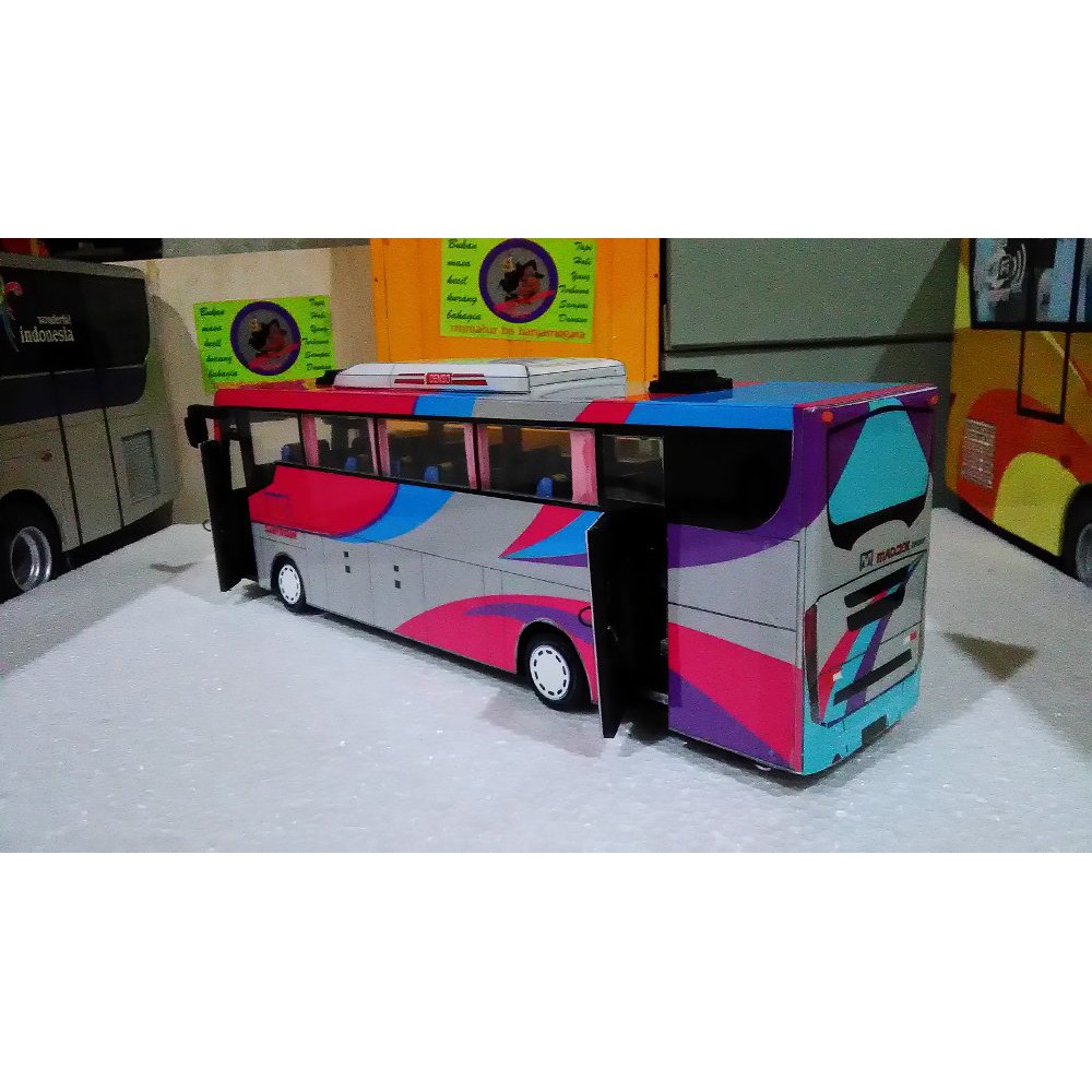 Detail Miniatur Bus Kayu Nomer 28