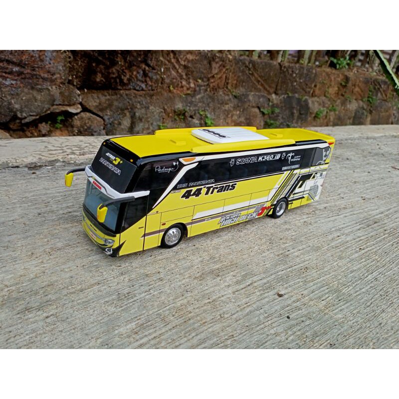 Detail Miniatur Bus Murah Nomer 11