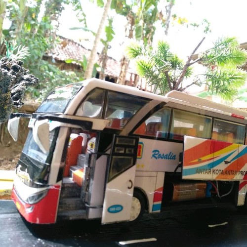 Detail Miniatur Bus Murah Nomer 13