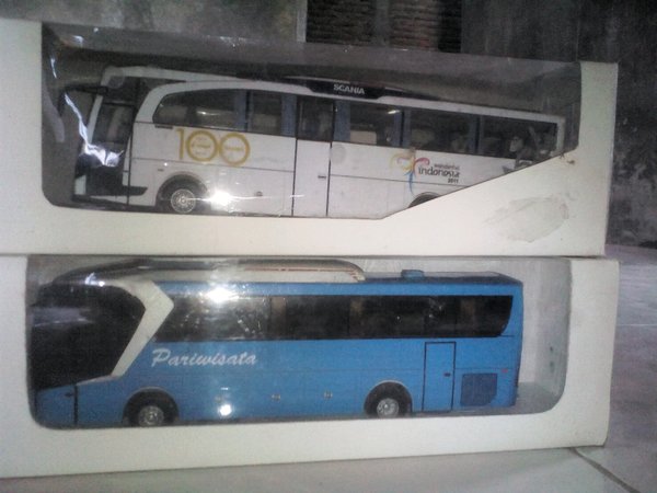 Detail Miniatur Bus Murah Nomer 7