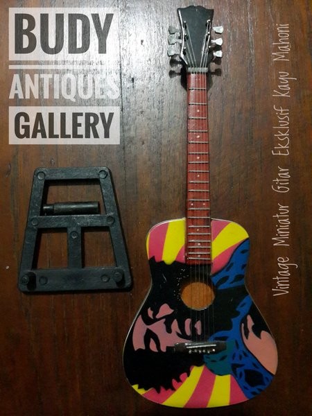 Detail Miniatur Gitar Dari Kayu Nomer 22