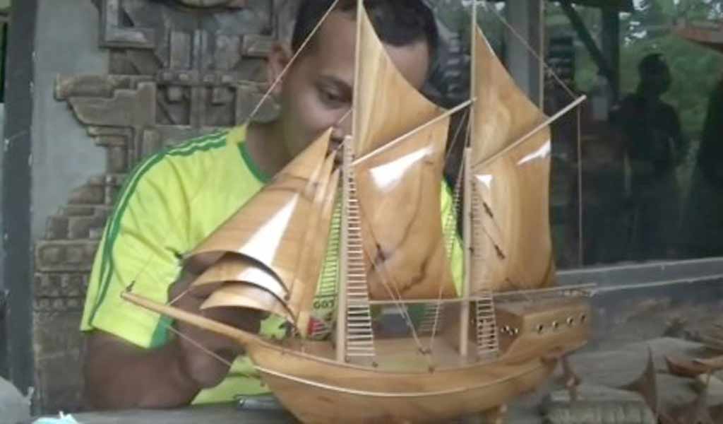 Detail Miniatur Kapal Dari Kayu Sederhana Nomer 17