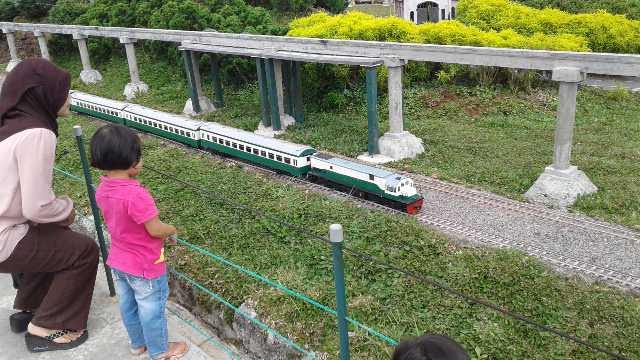 Detail Miniatur Kereta Api Di Bandung Nomer 7