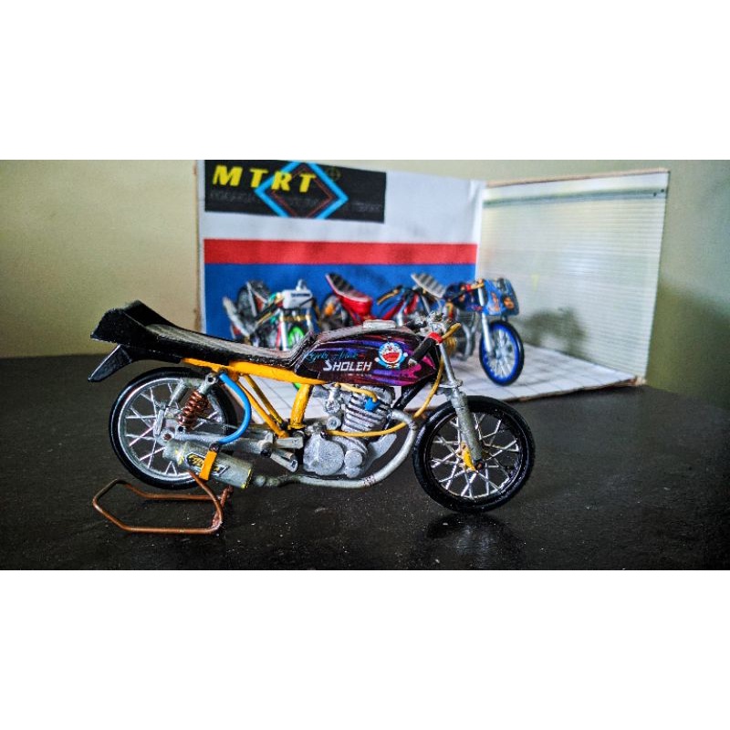 Detail Miniatur Motor Drag Race Nomer 29