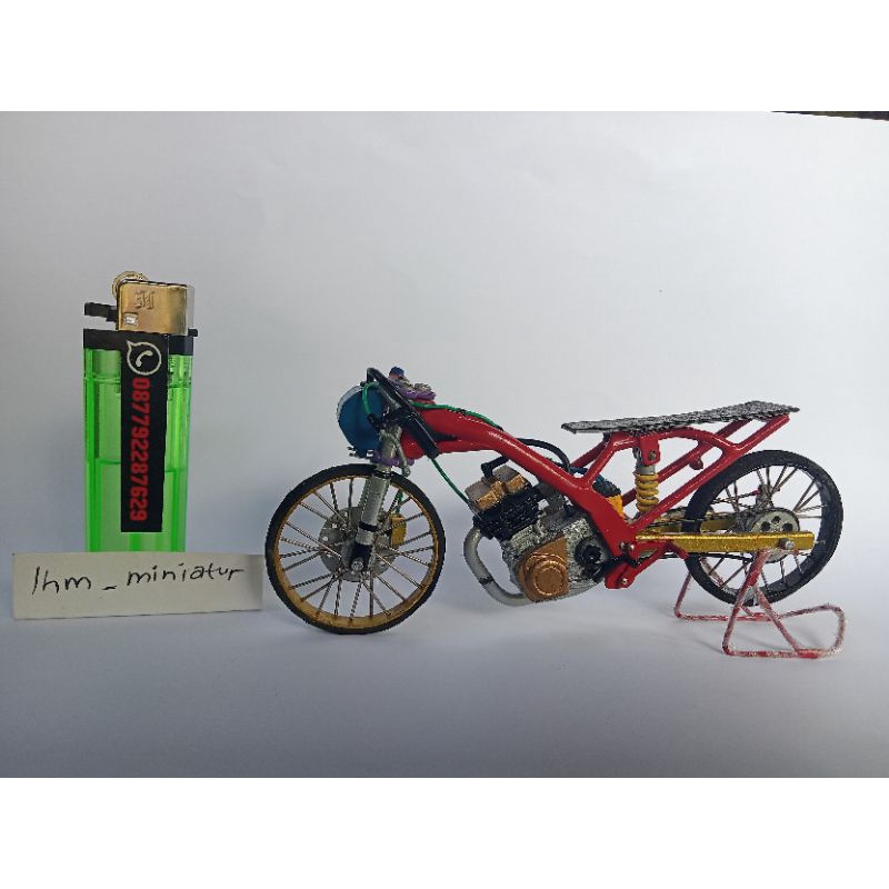 Detail Miniatur Motor Drag Race Nomer 39