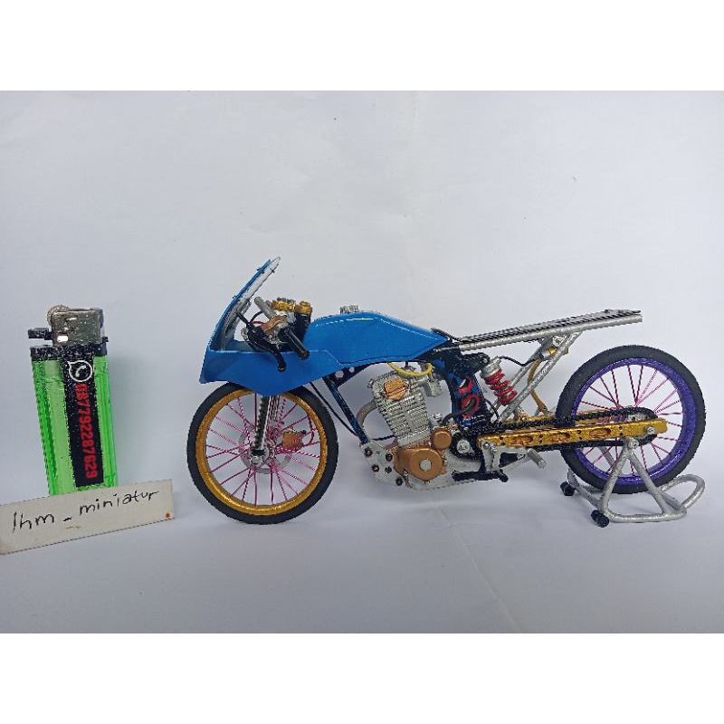 Detail Miniatur Motor Drag Race Nomer 43