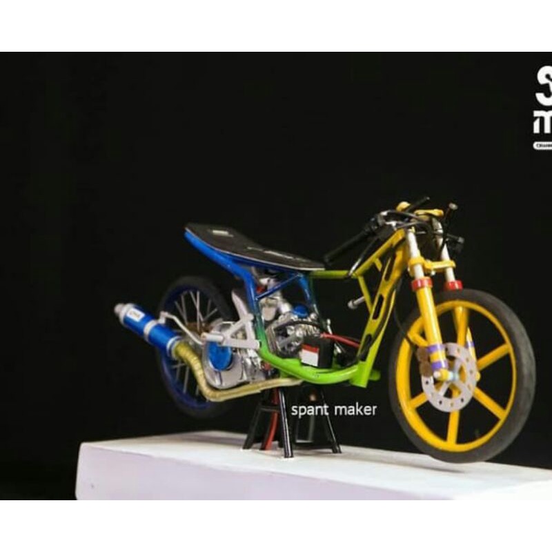 Detail Miniatur Motor Drag Race Nomer 45
