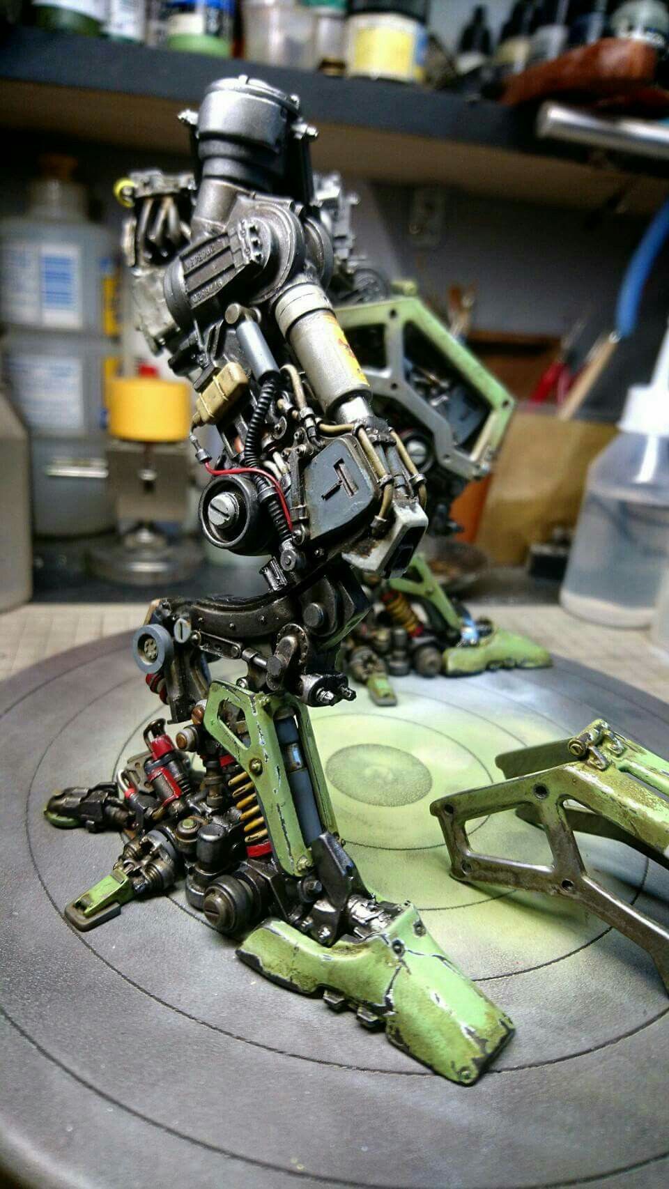 Detail Miniatur Robot Nomer 33