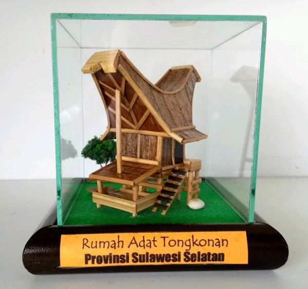 Detail Miniatur Rumah Adat Nomer 11