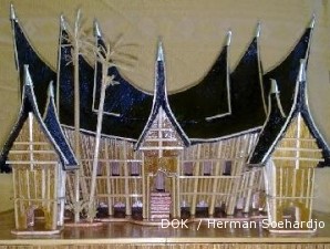 Detail Miniatur Rumah Gadang Nomer 12