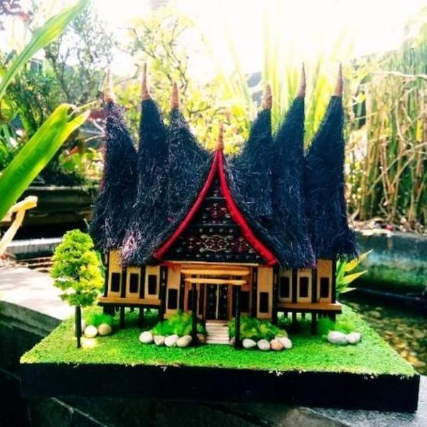 Detail Miniatur Rumah Gadang Nomer 29