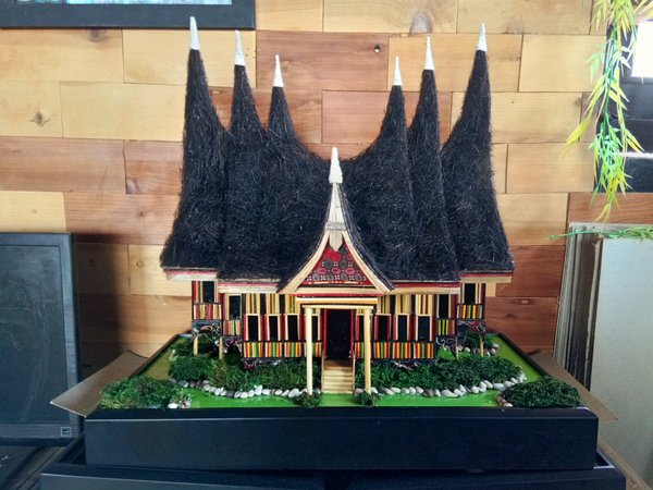 Detail Miniatur Rumah Minang Nomer 16