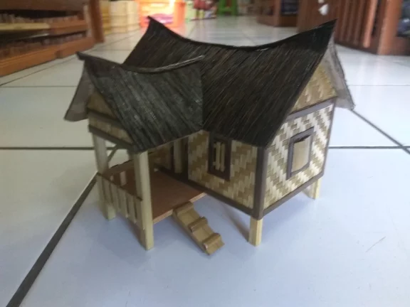 Detail Miniatur Rumah Minang Nomer 22