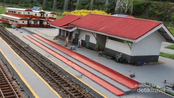 Detail Miniatur Stasiun Kereta Api Nomer 14