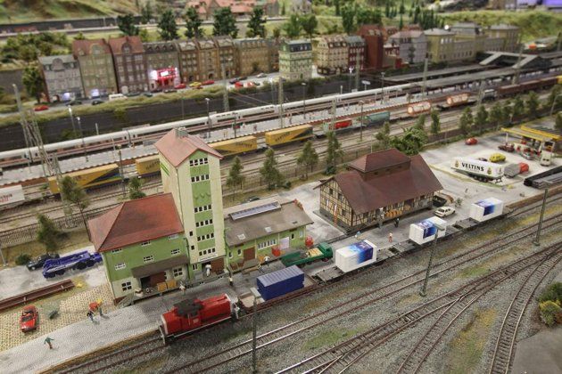 Detail Miniatur Stasiun Kereta Api Nomer 28