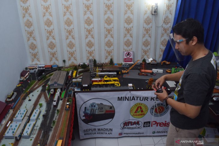 Detail Miniatur Stasiun Kereta Api Nomer 45