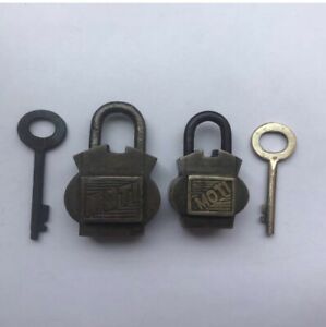 Detail Miniature Padlock And Key Nomer 11