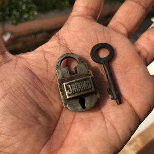 Detail Miniature Padlock And Key Nomer 19