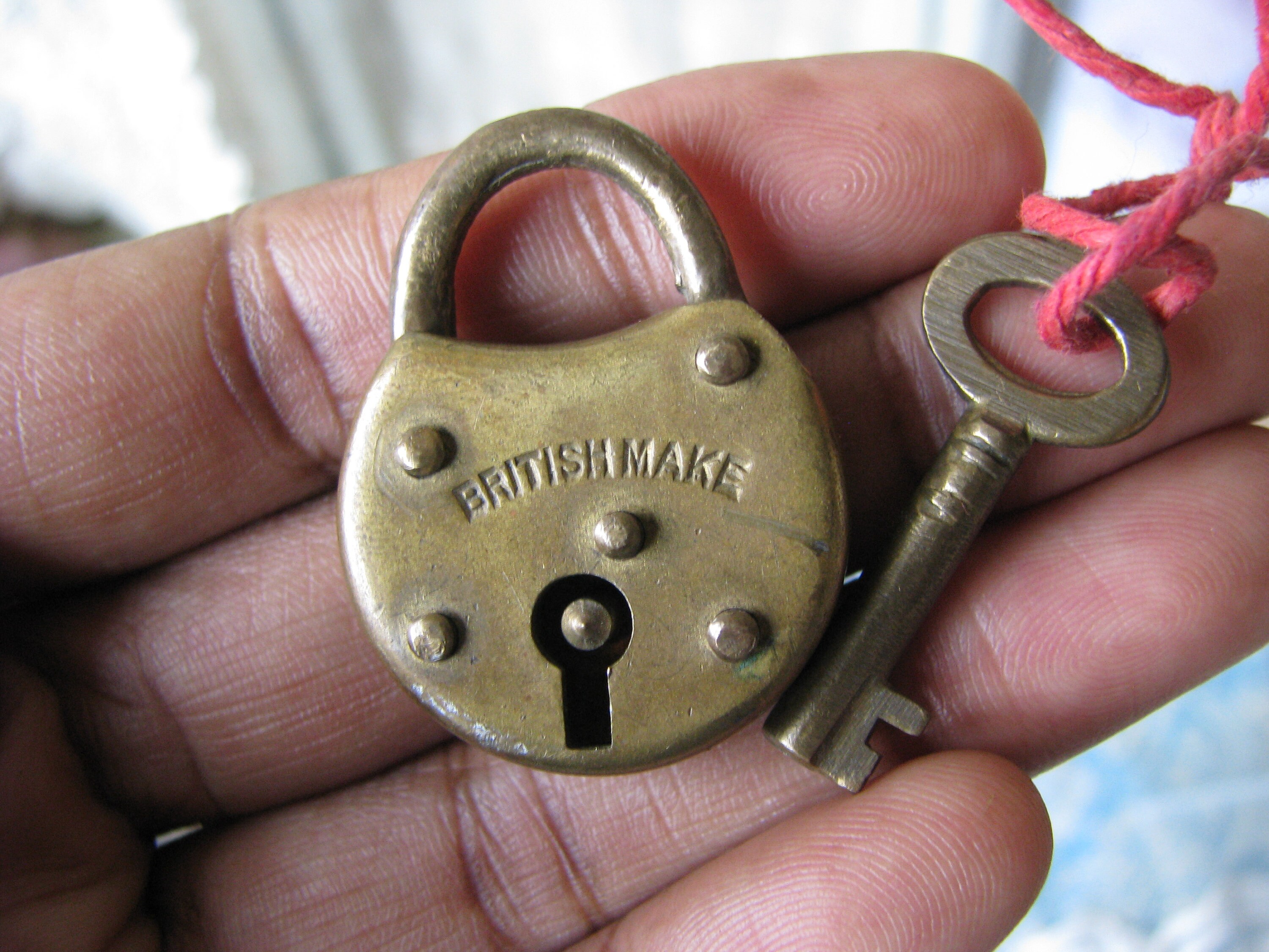 Detail Miniature Padlock And Key Nomer 28