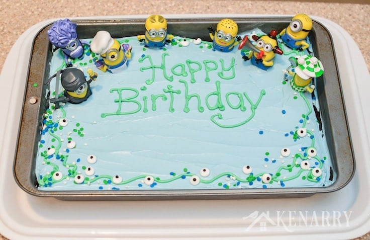 Detail Minion Birthday Cake Pans Nomer 34