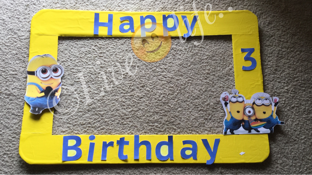 Detail Minion Photo Booth Frame Nomer 14