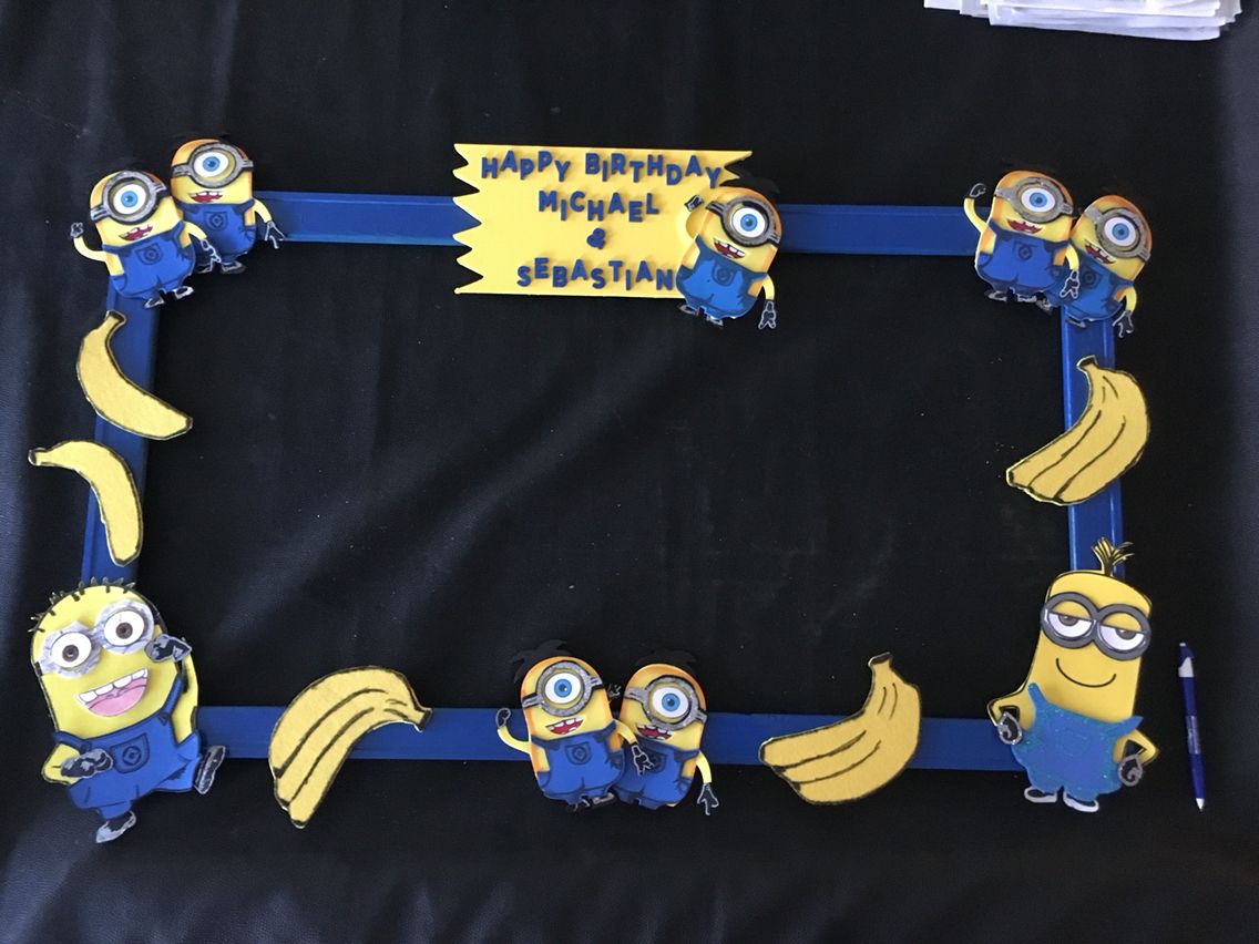 Detail Minion Photo Booth Frame Nomer 3