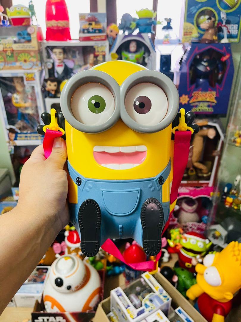 Detail Minion Sitting Nomer 49