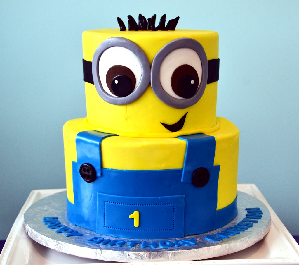 Detail Minions Cake Pictures Nomer 36