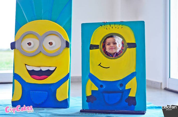Detail Minions Photo Booth Nomer 56