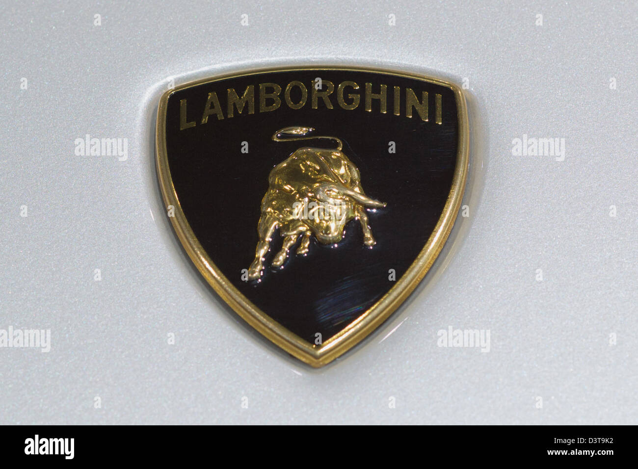 Detail Lamborghini Emblem Images Nomer 40