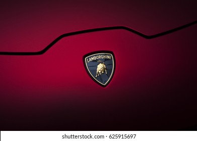 Detail Lamborghini Logo On Car Nomer 52