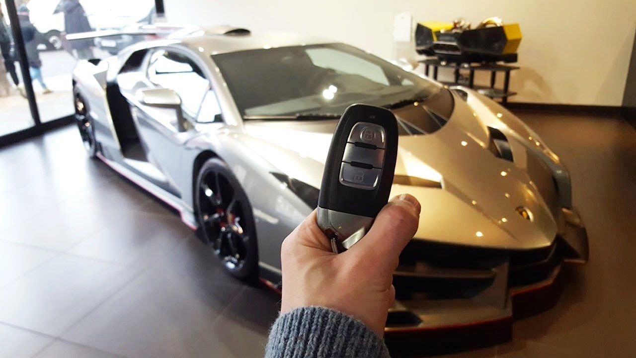 Detail Lamborghini Veneno Interior Nomer 3